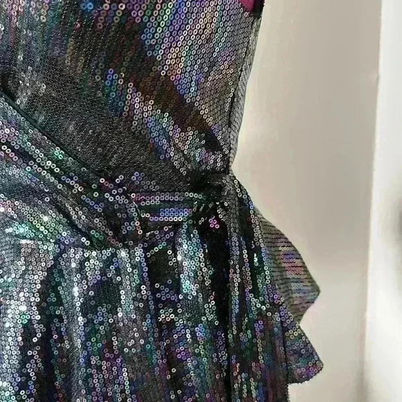 Brand new Parker sequin top - Picture 5 of 9